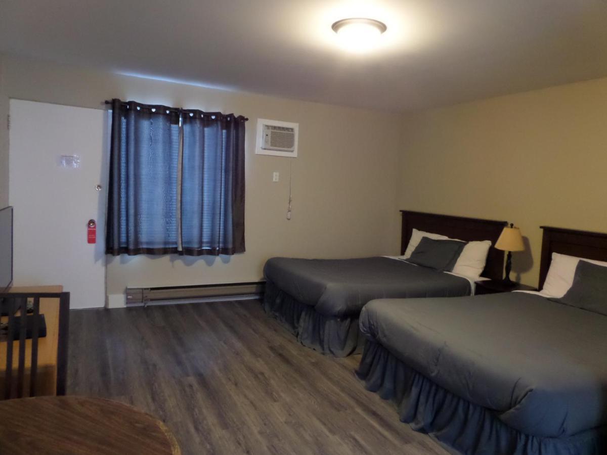 Ray Lyn Motel Trail Экстерьер фото