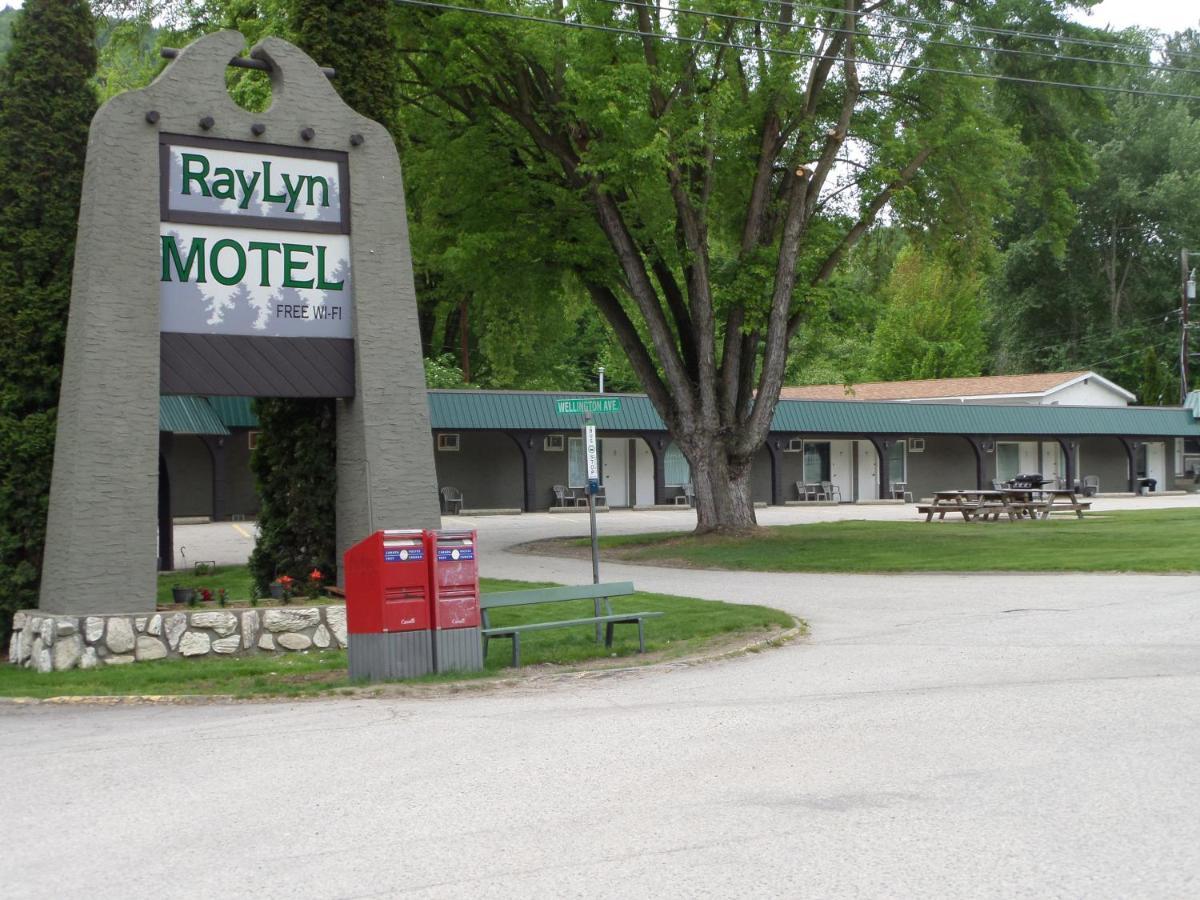 Ray Lyn Motel Trail Экстерьер фото